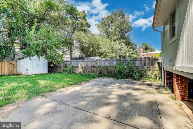 Building Photo - 3407 Floral St