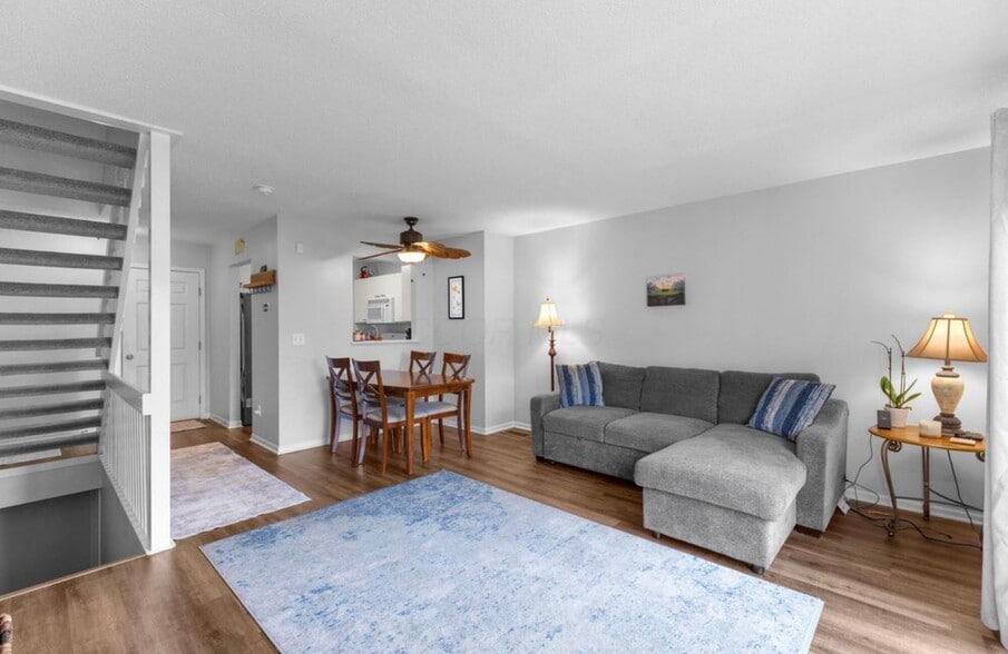Building Photo - 1699 Ridgebury Dr