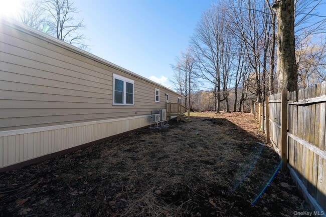 Building Photo - 193 Decker Rd