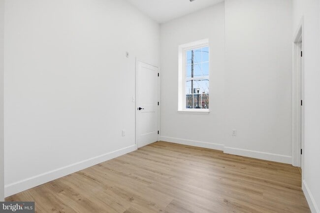 Building Photo - 100 W Front St