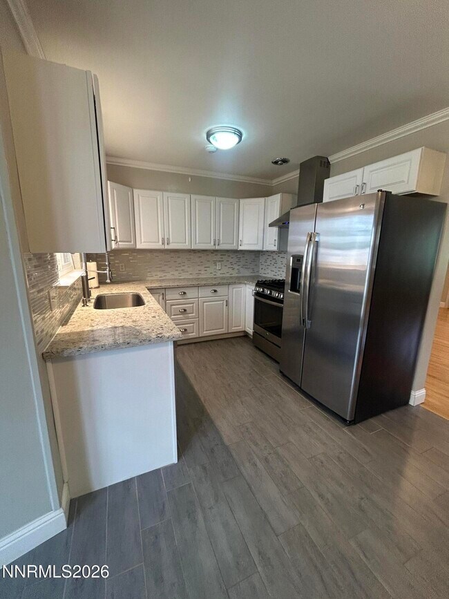 Building Photo - 1250 Charles Dr