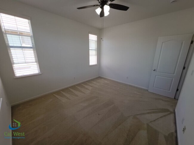 Building Photo - $5295 - 2 Story, 4 bed - 2 Bath Home in se...