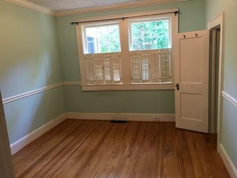 Building Photo - Two bedroom bungalow in Midwood