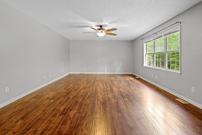 Building Photo - 598 Slick Rock Rd