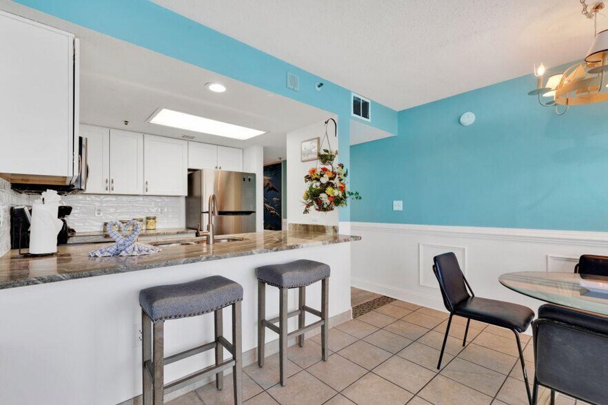 Building Photo - 1700 N Ocean Blvd