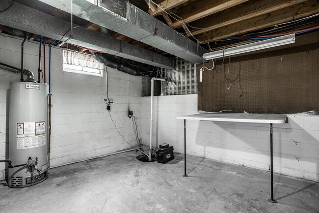 Building Photo - 101 E 96th St