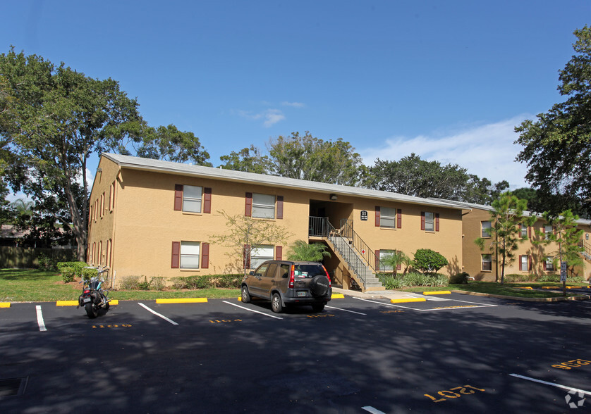 Primary Photo - The Apartments at Oak Creek