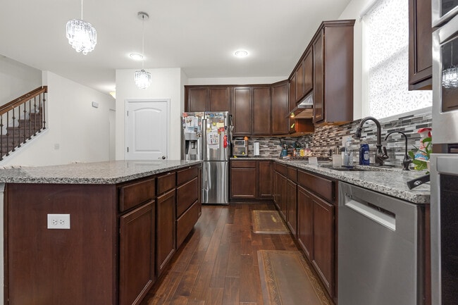 Building Photo - 61 Pacific Ave