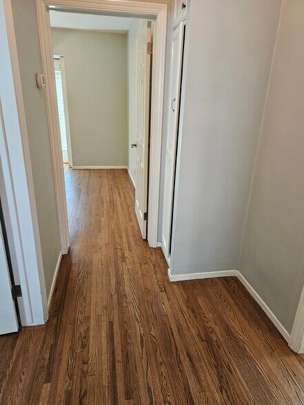 Building Photo - 707 N Lima St