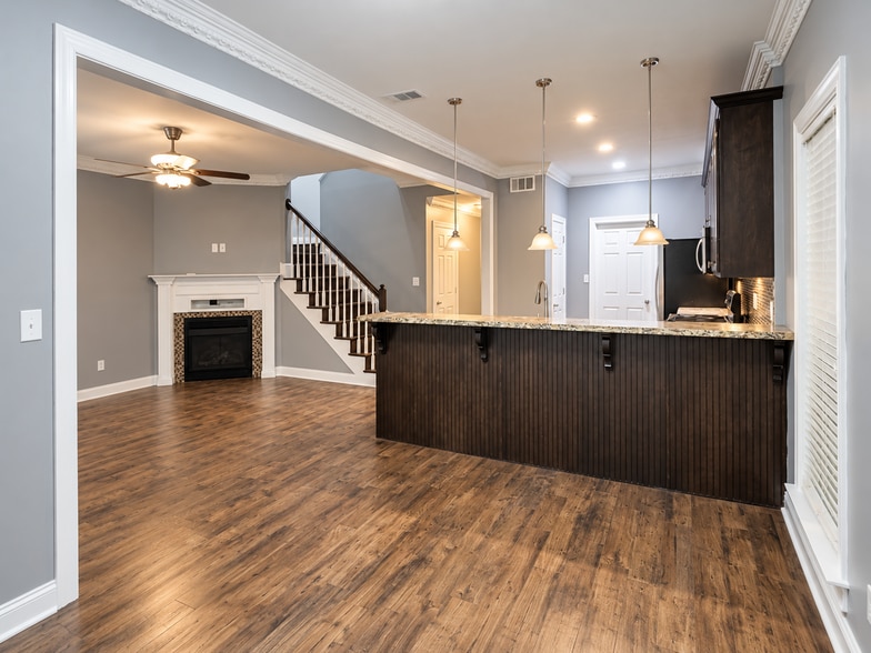Building Photo - 405 Scarlet Cove