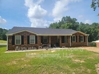 Building Photo - 134 Stoneybrooks Pl