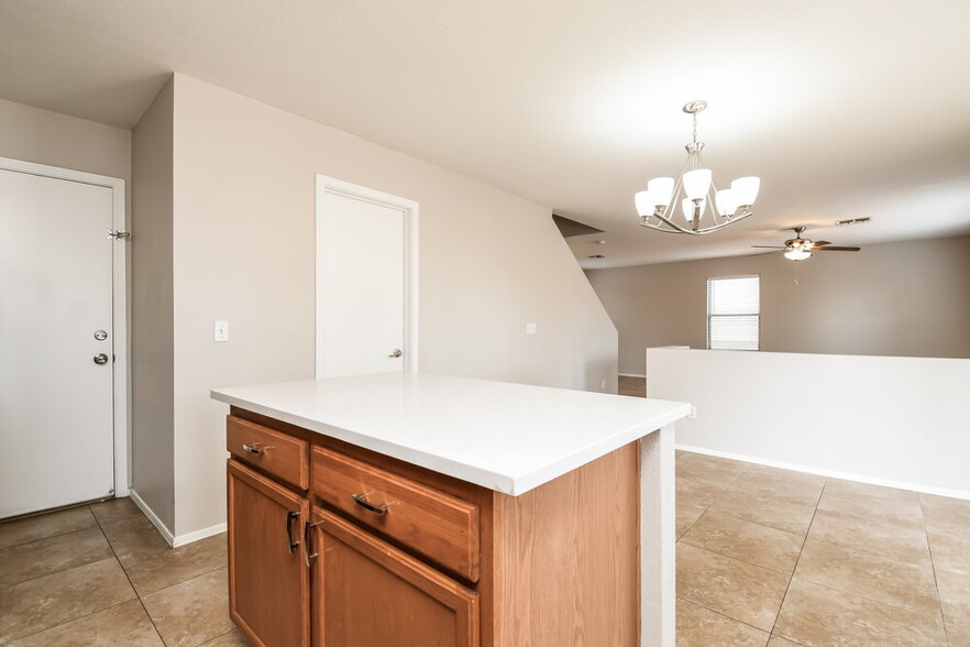 Building Photo - 8918 E Oro Cir