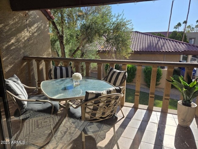 Building Photo - 8649 E Royal Palm Rd