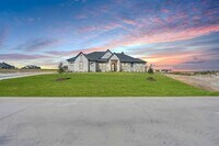 Building Photo - 270 Marie Ln