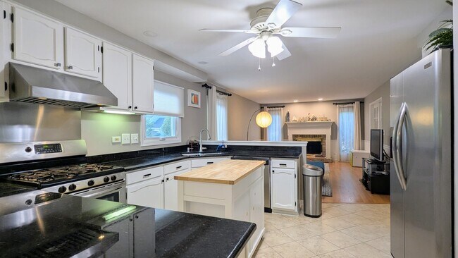 Building Photo - 14 Nicolette Ave