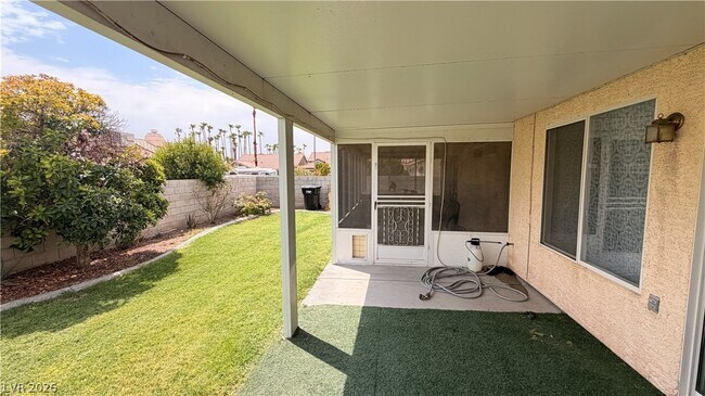 Building Photo - 6263 Dalbergia Ave
