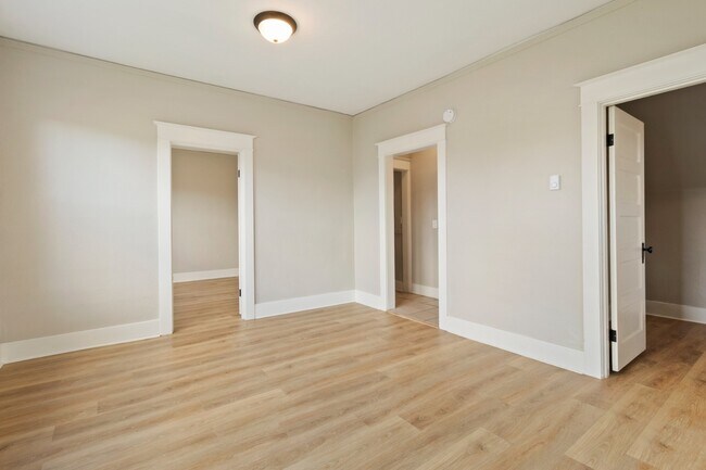 Building Photo - Charming 2BR Home in Prime Tacoma Location...