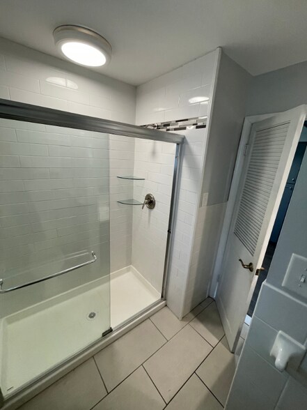 Building Photo - 723 Limekiln Pike