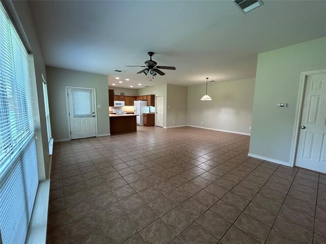 Building Photo - 921 Cedar Ridge Dr