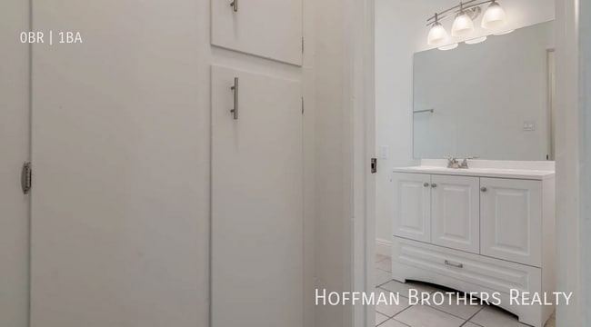 Building Photo - 946 S Carondelet St