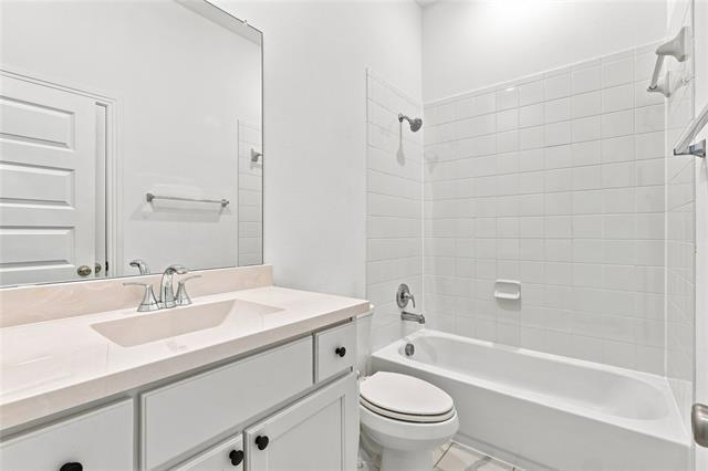 Building Photo - 2410 Doncaster Dr