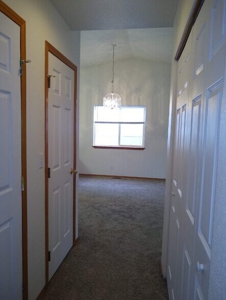 Building Photo - 5769 N Lachaise Ln