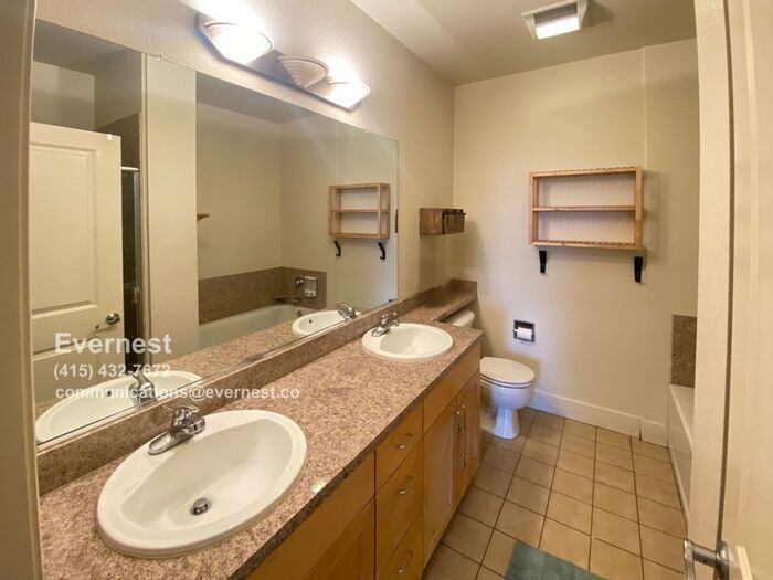 Building Photo - 1528 Brunswig Ln