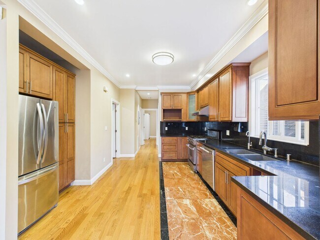 Building Photo - Spacious 3 bed/2 bath in prime Ingleside location near Ocean Ave.