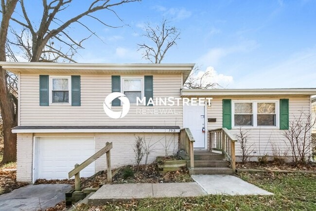 Primary Photo - 3 Bedroom Pet-Friendly Home in Kansas City...