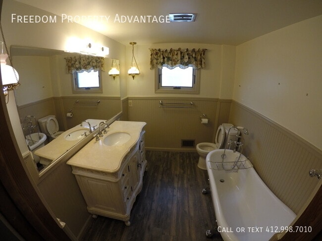 Building Photo - 511 Franklin Ave