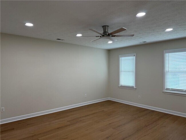 Building Photo - 2210 Concord Square Dr NE