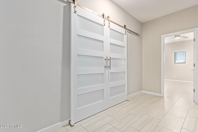 Building Photo - 2134 W Harmont Dr