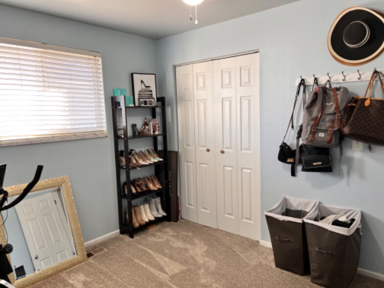 Building Photo - 2233 W 200 N