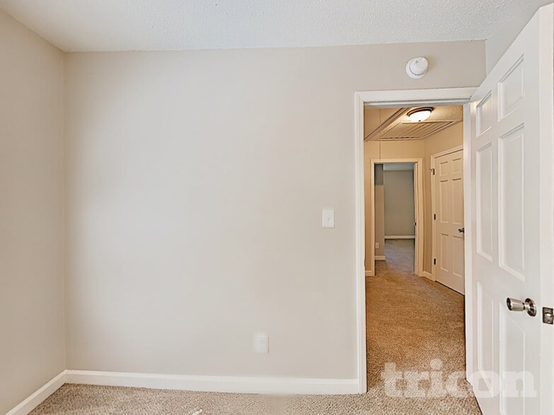 Building Photo - 2211 Cannonade Ct