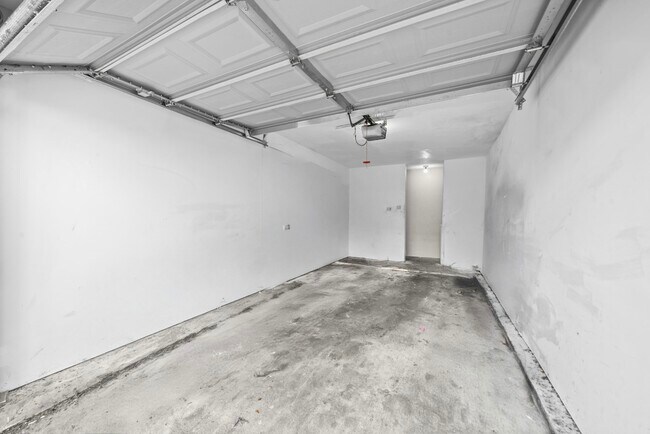 Building Photo - 6701 Sands Point Dr