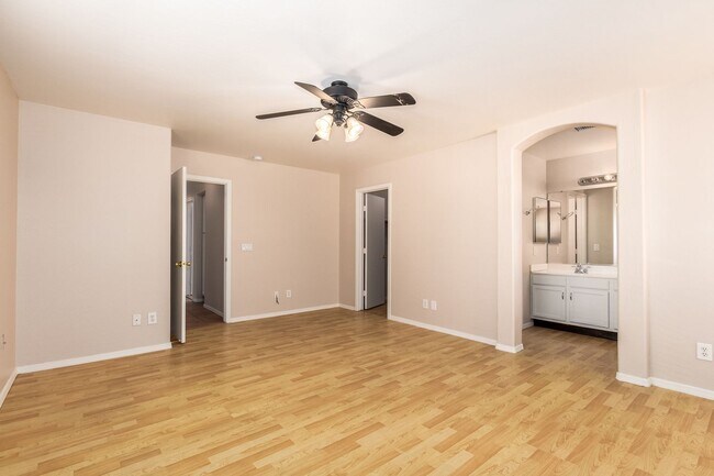 Building Photo - Charming 3 bed in Glendale!