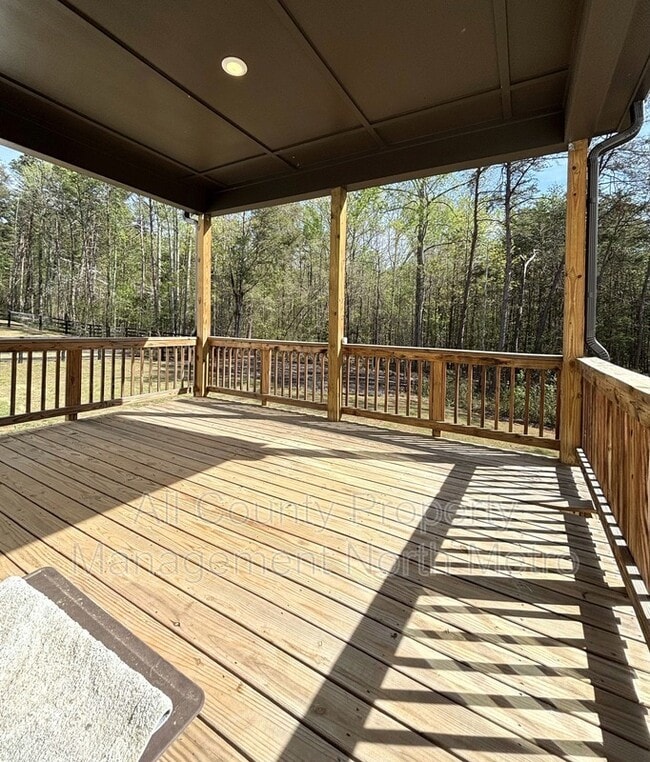 Building Photo - 382 Tillman Pass