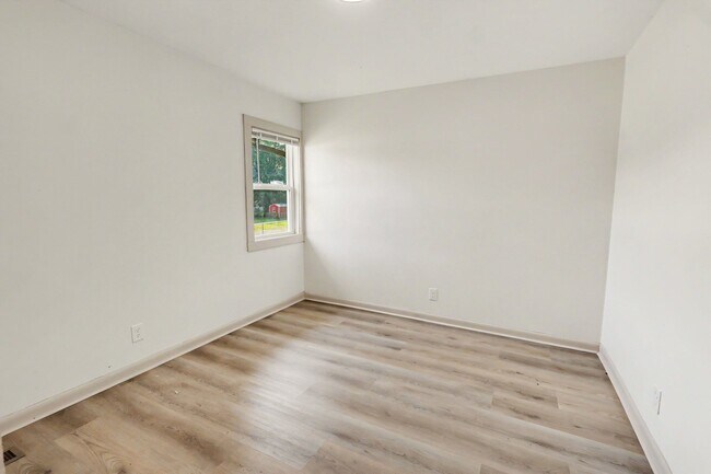 Building Photo - 2017 20th St N