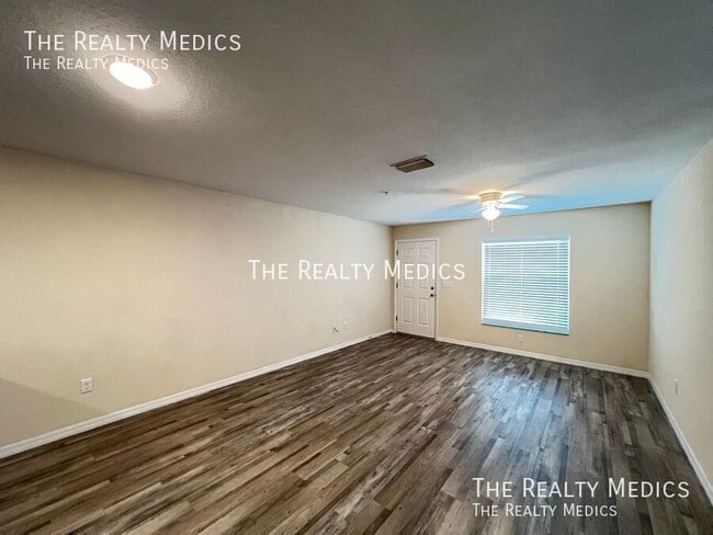 Building Photo - 106 Walnut Dr