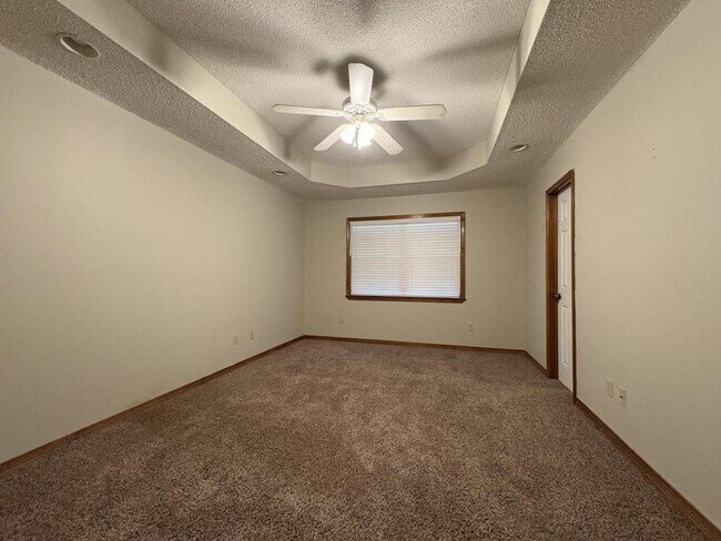 Building Photo - 1508 Beachview Dr