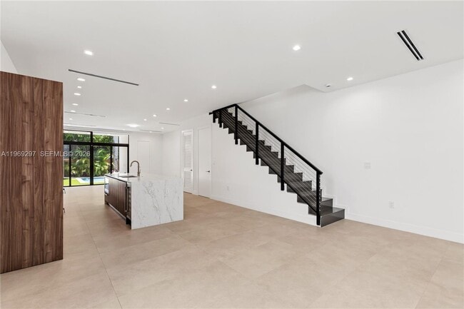 Building Photo - 3047 Elizabeth St