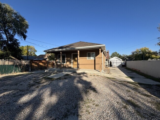 Building Photo - 516 S 900 W