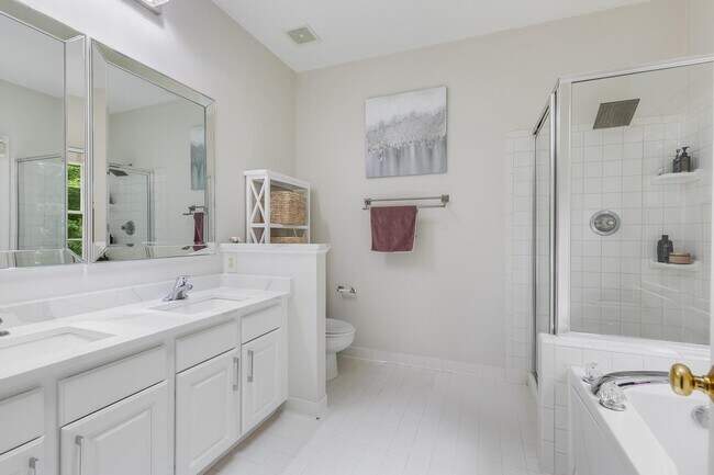 Building Photo - 11426 Summer House Ct