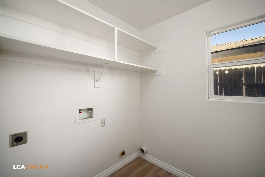 Building Photo - 5918 Asti Dr