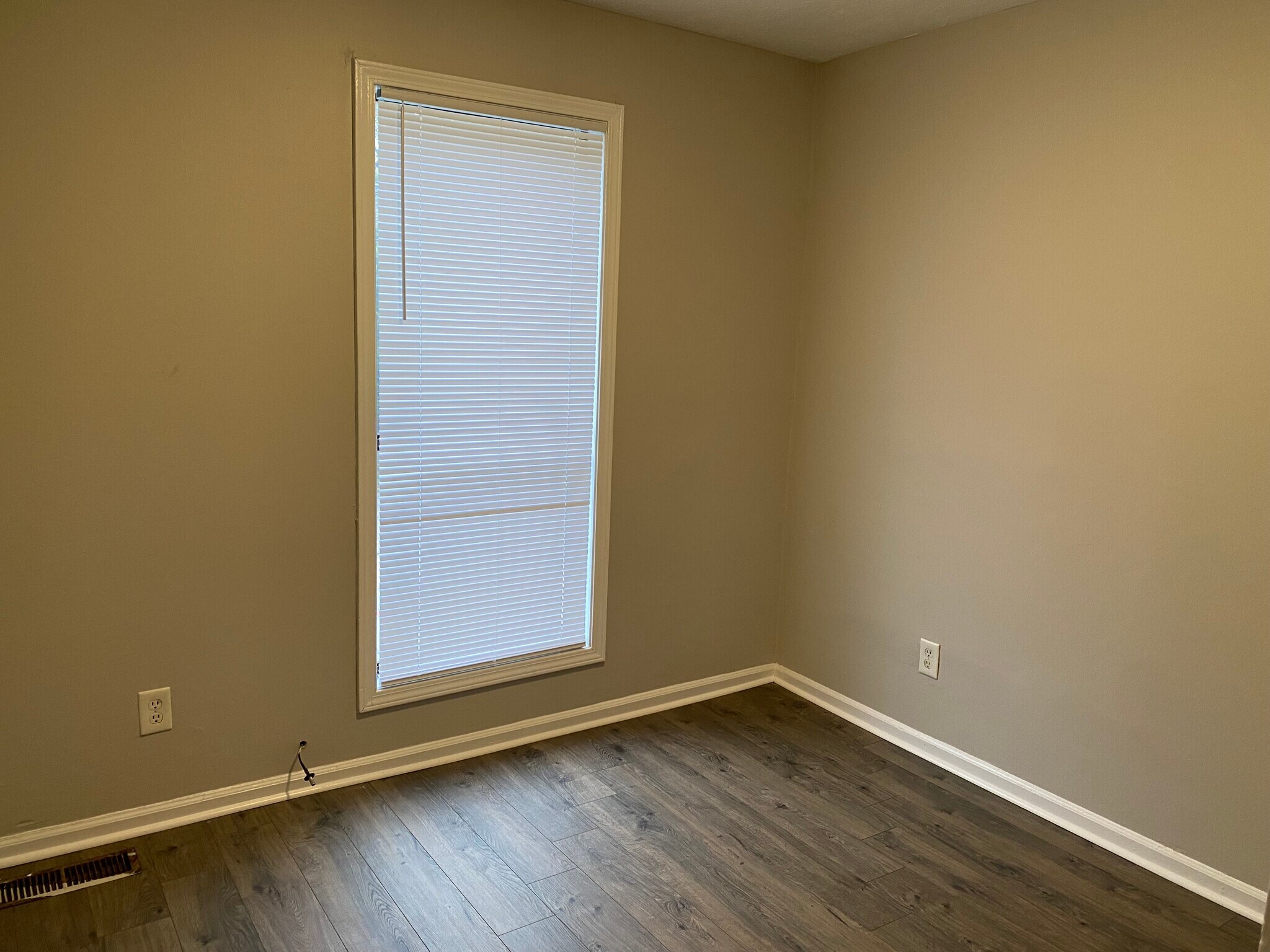 Building Photo - 2000 N Royal St