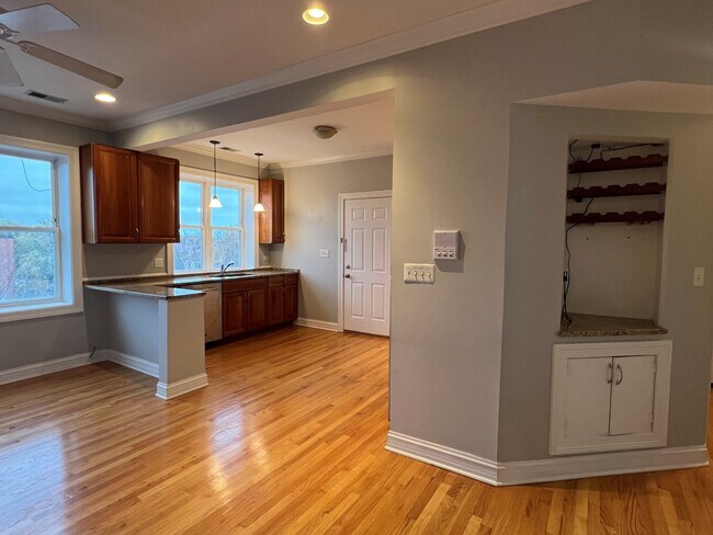 Building Photo - 4964 N Spaulding Ave