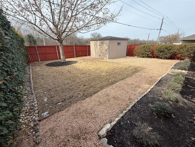 Building Photo - 334 Avalanche Ave