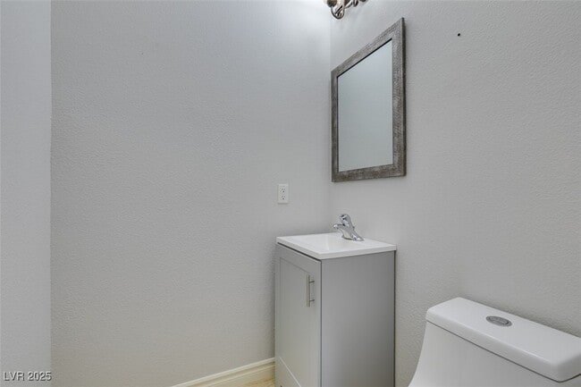 Building Photo - 9005 Semillon St