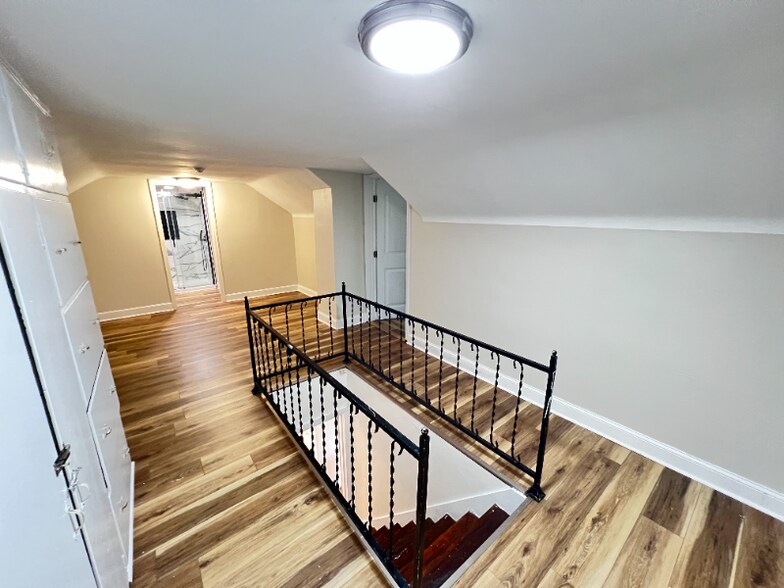 Building Photo - 15 Mann Ct
