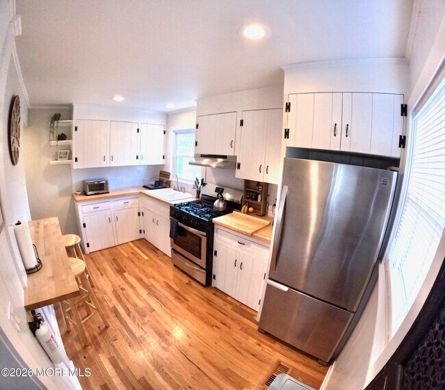 Building Photo - 1008 17th Ave